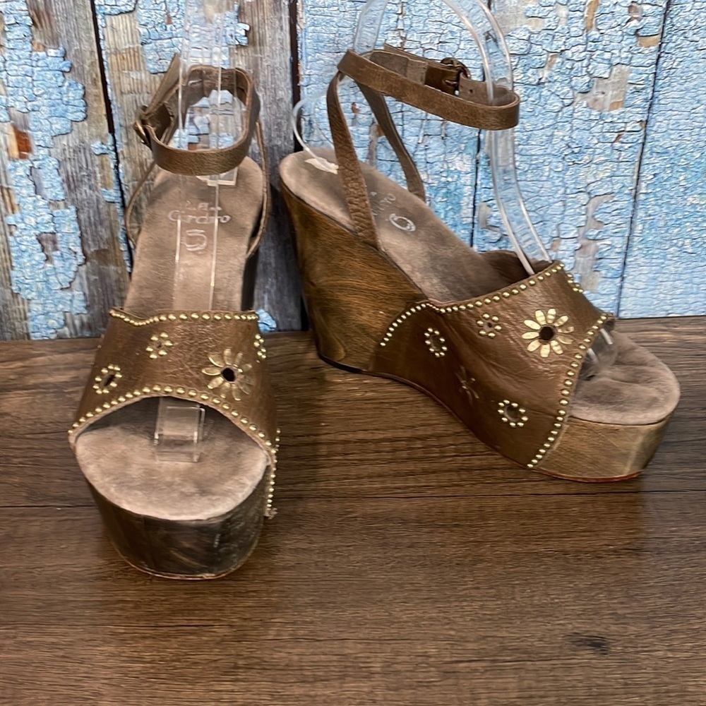 Calleen Cordero wedge size 8.​​​
